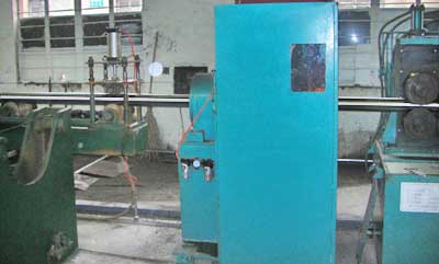 無(wú)心車床砂帶磨光聯(lián)線機(jī)組3